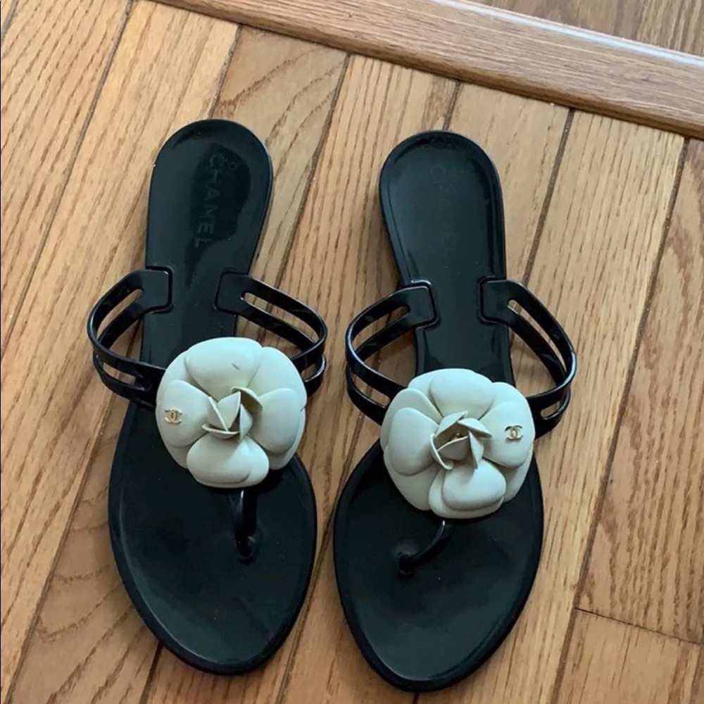 💯 Authentic chanel sandal